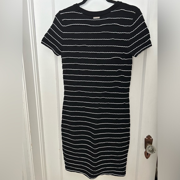 Ruffle Stripped Michael Kors Dress - Picture 5 of 7